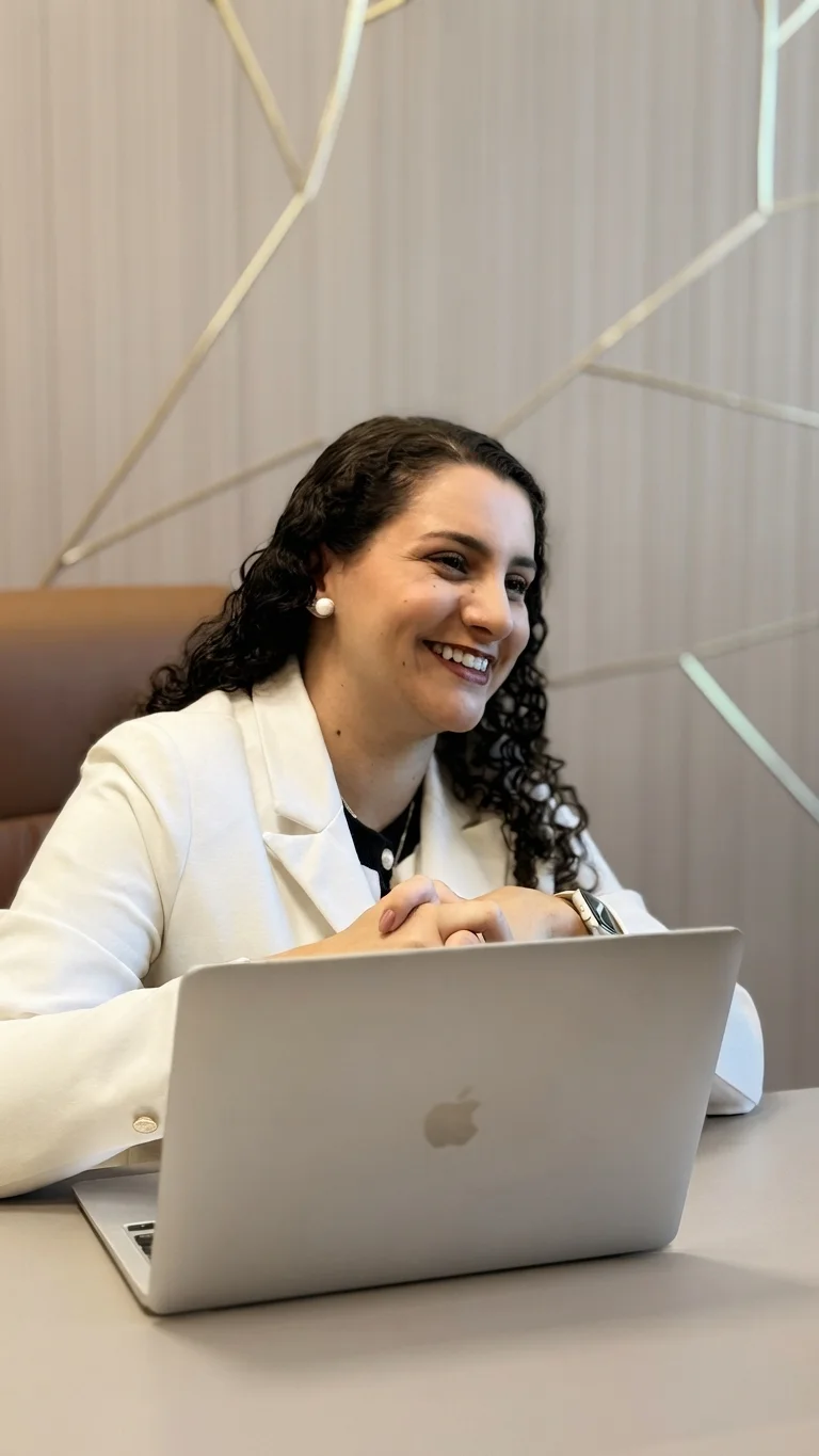 Dra. Paula Thais Bandeira Elias, Neurologista e Neurologista Infantil em Conselheiro Lafaiete